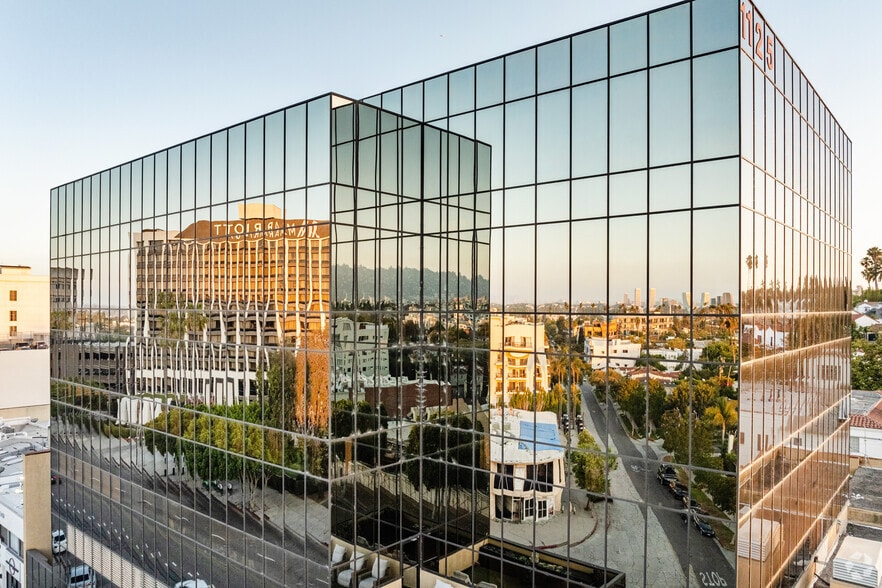 1125 S Beverly Dr, Los Angeles, CA à louer - Photo du bâtiment - Image 3 de 10