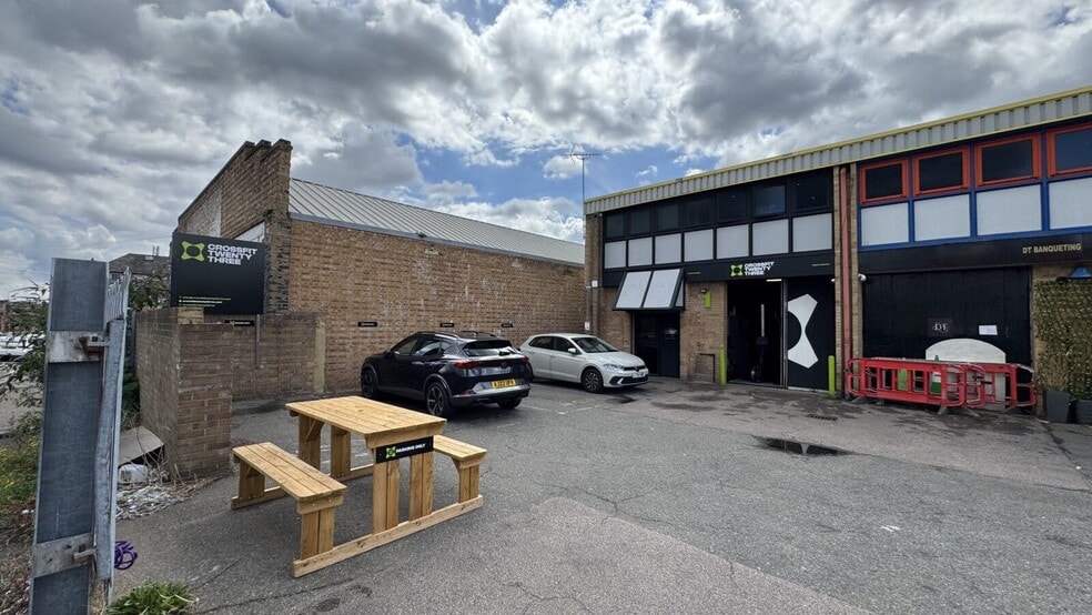 Malham Rd, London for lease - Building Photo - Image 3 of 7