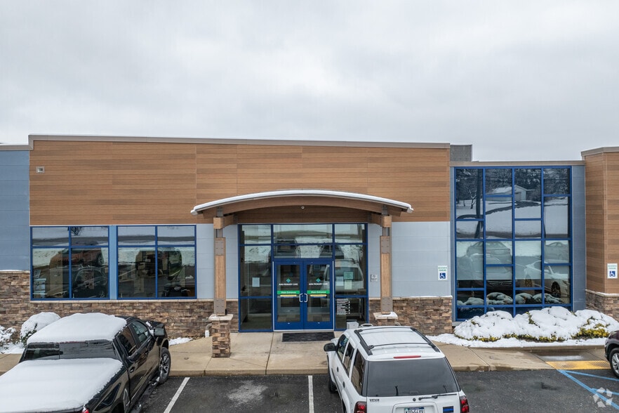 4044 Route 130, Irwin, PA for lease - Building Photo - Image 2 of 4