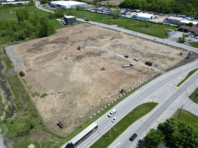 5275 Av. Pierre-Dansereau, Salaberry-de-valleyfield, QC for sale - Building Photo - Image 2 of 3