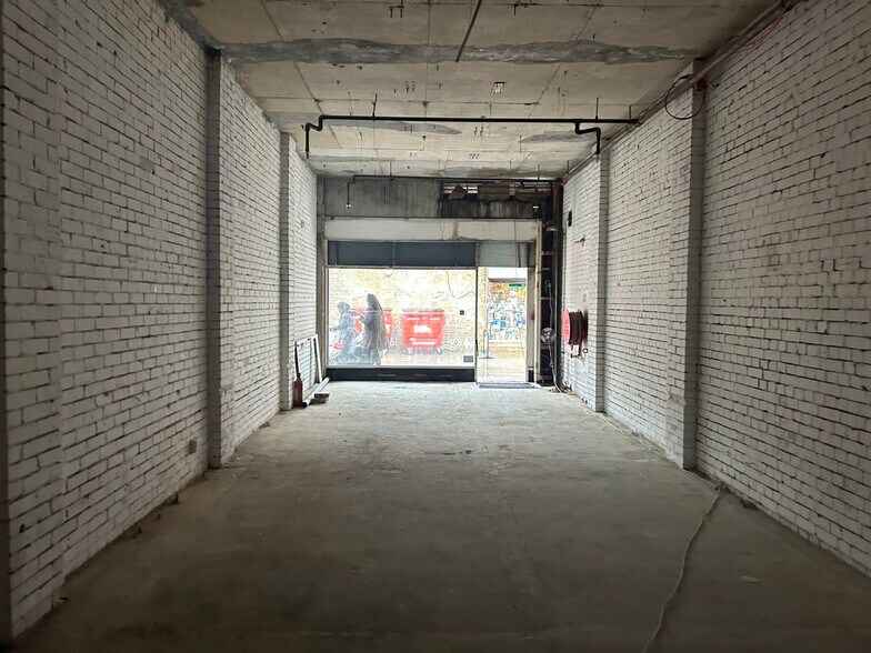 36 Winslade Way, Londres à louer - Photo du bâtiment - Image 2 de 2