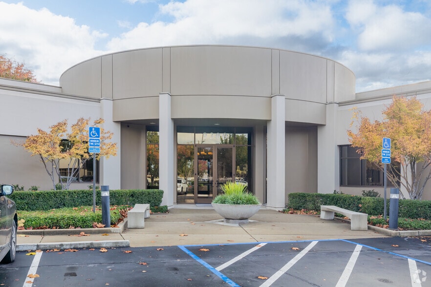 9300 W Stockton Blvd, Elk Grove, CA for lease - Primary Photo - Image 1 of 3