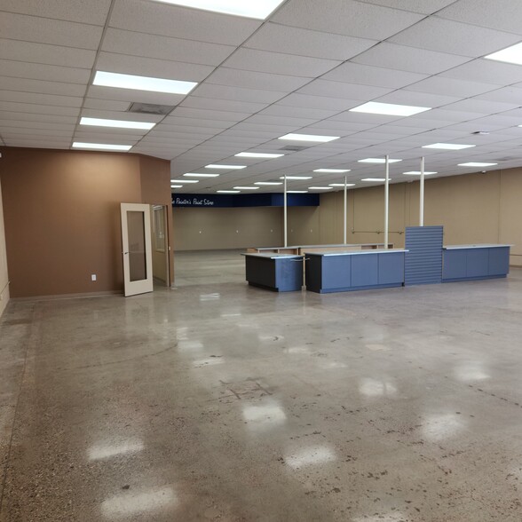 1151 Bridge St, Yuba City, CA for lease - Building Photo - Image 3 of 8