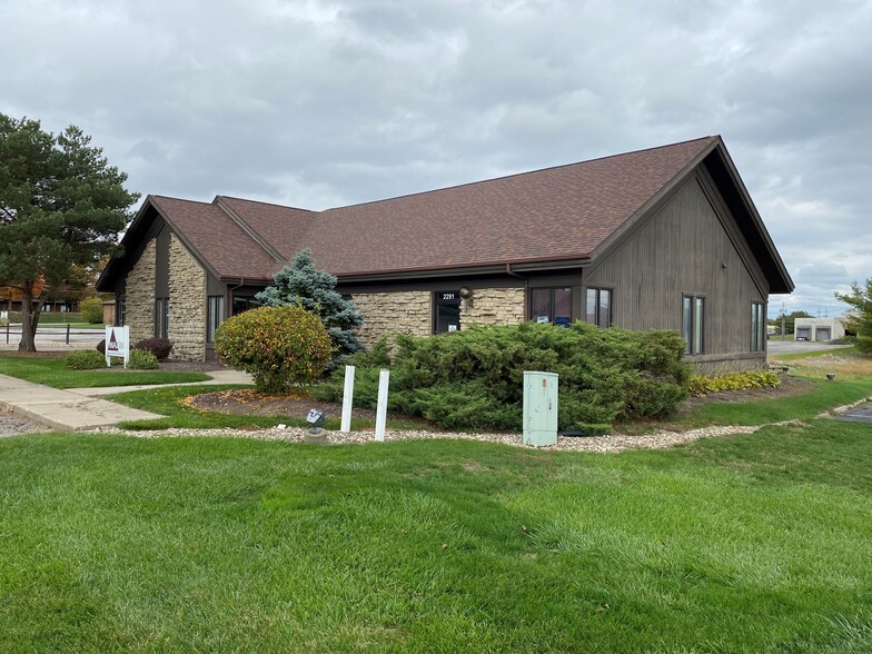 2291-2293 Village Park Ct, Mansfield, OH for lease - Building Photo - Image 2 of 4