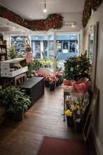 Commerce de détail dans 162-162A High Street, Rochester à louer Photo intérieure- Image 2 de 2