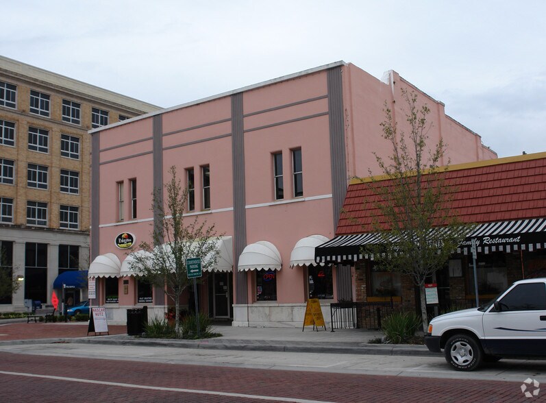 101 W 1st St, Sanford, FL à vendre - Photo du bâtiment - Image 3 de 58