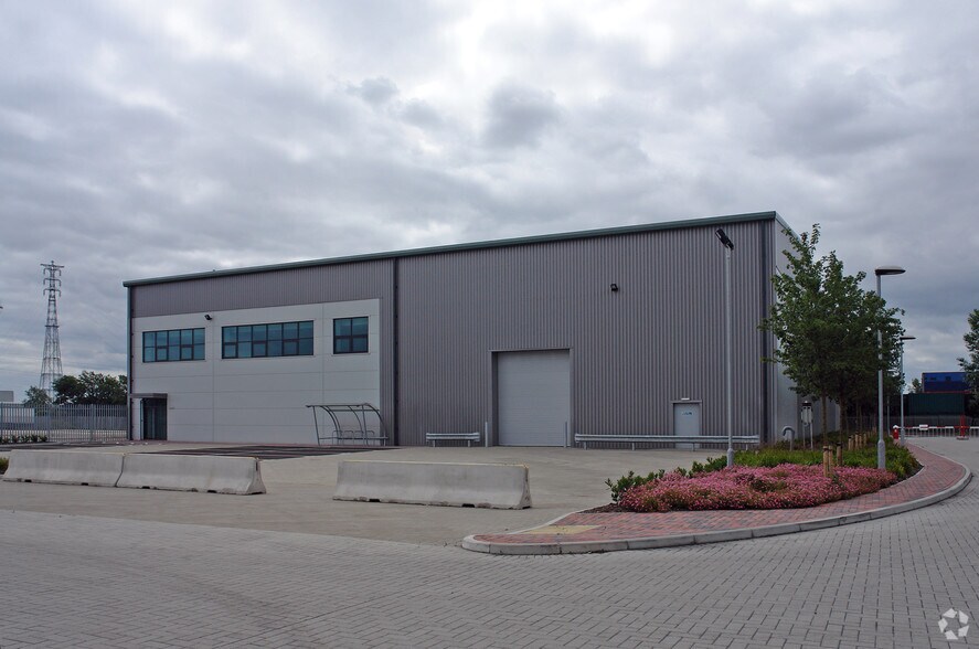 Oliver Rd, Grays à louer - Photo du bâtiment - Image 2 de 7