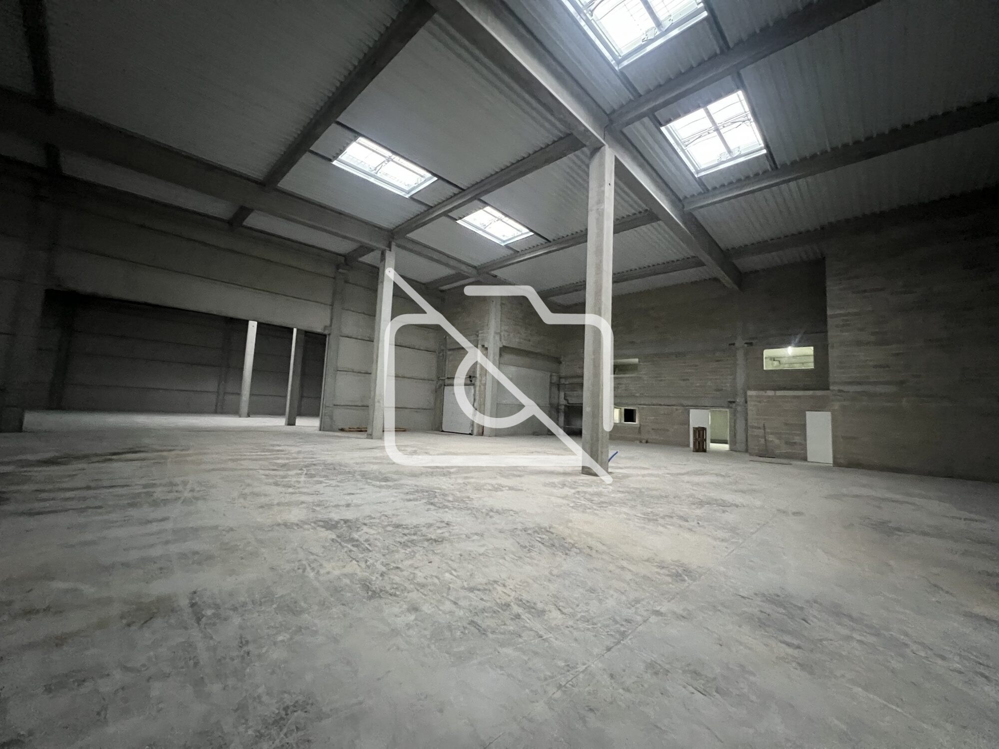 Industrial in Moissy-Cramayel for lease Interior Photo- Image 1 of 4