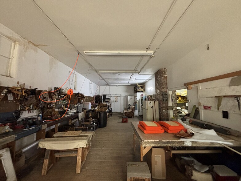 710 E 52nd St, Indianapolis, IN for sale - Interior Photo - Image 2 of 2