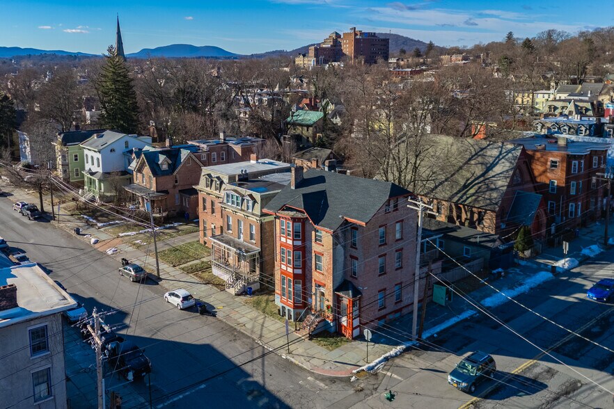 203 Grand St, Newburgh, NY à vendre - Aérien - Image 2 de 22