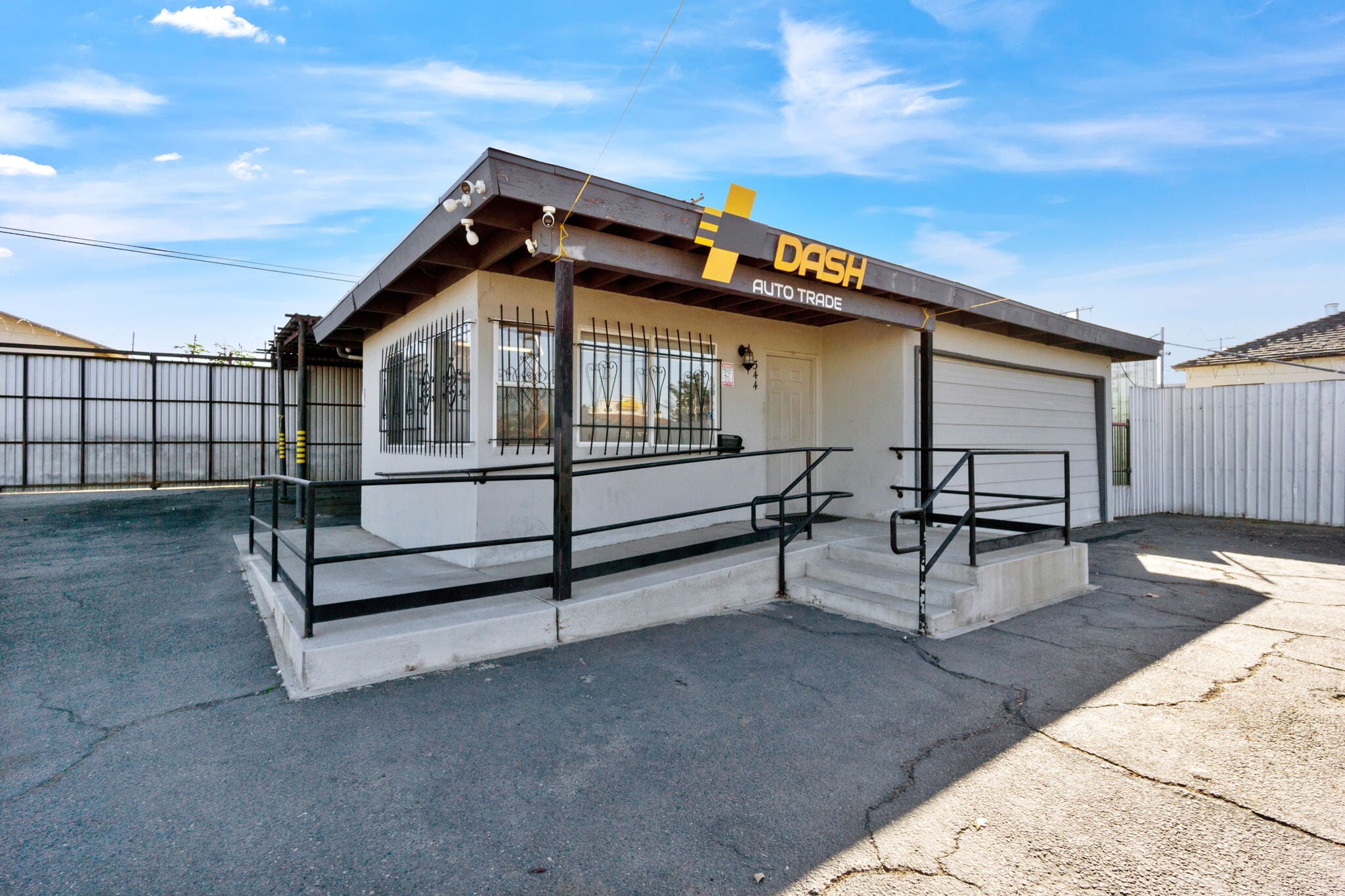 344-390 N Abby St, Fresno, CA for lease Primary Photo- Image 1 of 11