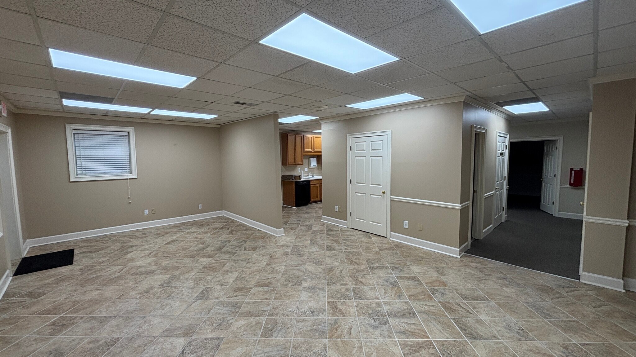 1640 Powers Ferry Rd SE, Marietta, GA for lease Interior Photo- Image 1 of 9