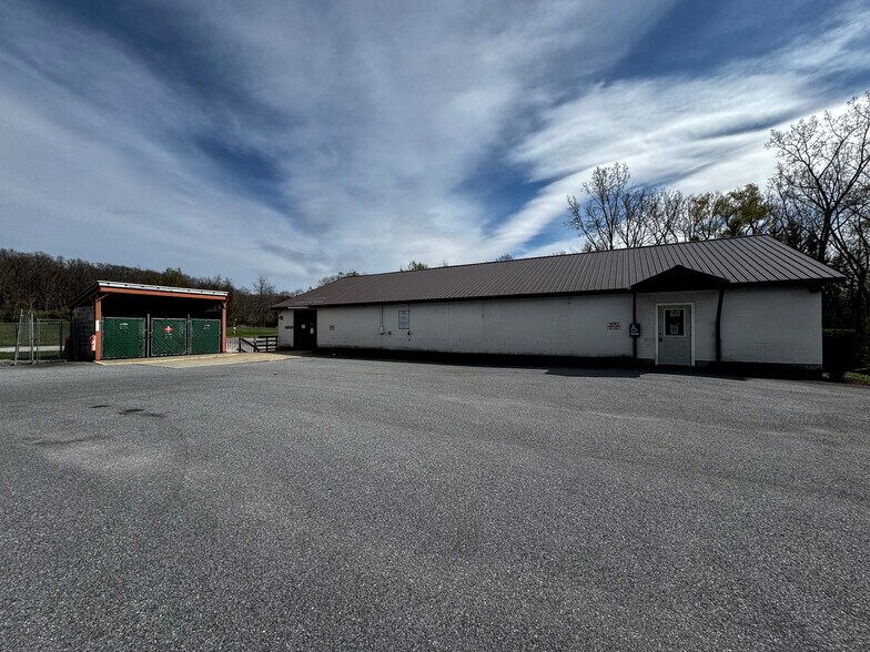 33 Transport Dr, Bennington, VT à vendre - Photo du bâtiment - Image 3 de 47