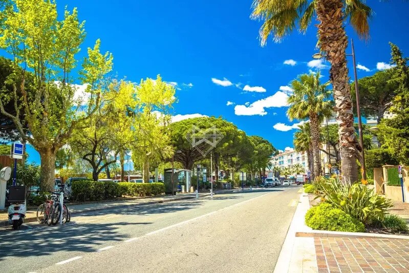 Retail in Sainte-Maxime for sale - Building Photo - Image 2 of 3