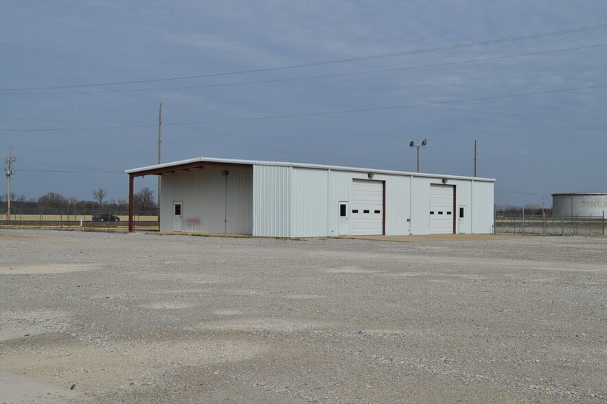 1709 Enterprise Blvd, Pauls Valley, OK à vendre - Photo du bâtiment - Image 3 de 4
