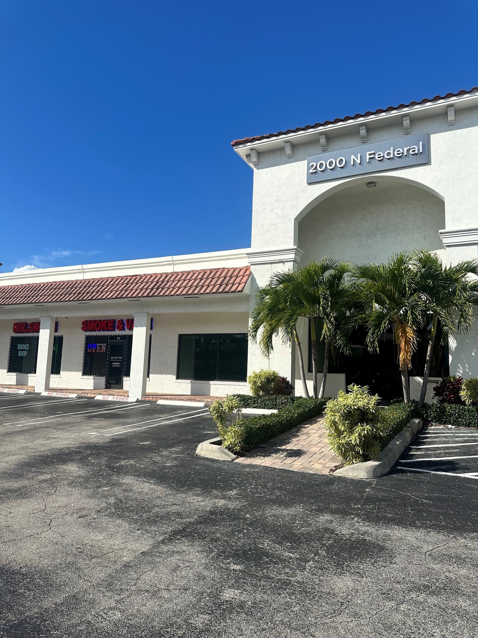 2000 N Federal Hwy, Delray Beach, FL for lease Interior Photo- Image 1 of 5