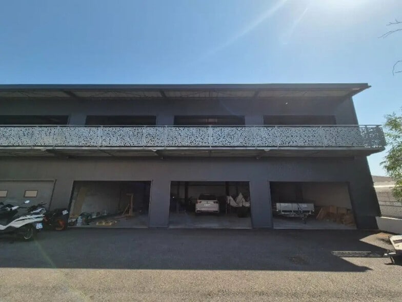 Industrial in Alès for lease - Building Photo - Image 1 of 4