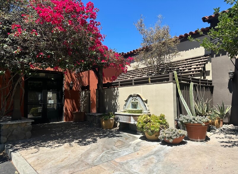 120 N Maclay Ave, San Fernando, CA for lease - Primary Photo - Image 1 of 6