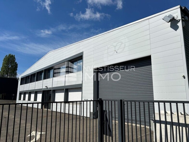 Flex in Morangis for lease - Building Photo - Image 3 of 4