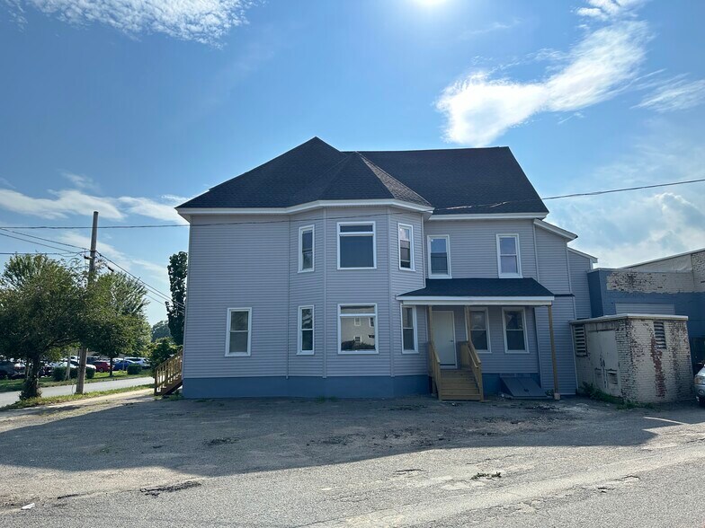 178 New Bridge St, West Springfield, MA à louer - Photo du bâtiment - Image 2 de 9