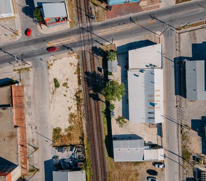 1913 S Flores St, San Antonio, TX for sale - Building Photo - Image 2 of 11