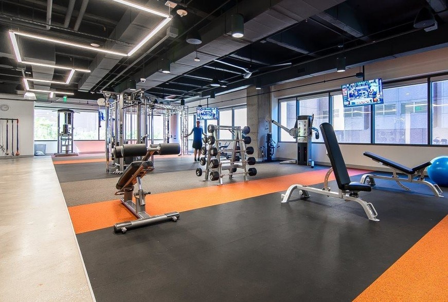 13355 Noel Rd, Dallas, TX for lease - Interior Photo - Image 3 of 11