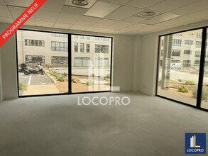 Bureau dans Aubagne à louer Photo intérieure- Image 1 de 5