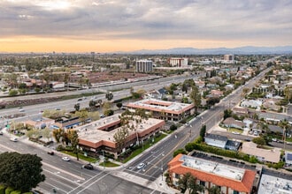 17291 Irvine Blvd, Tustin, CA - Aérien Vue de la carte