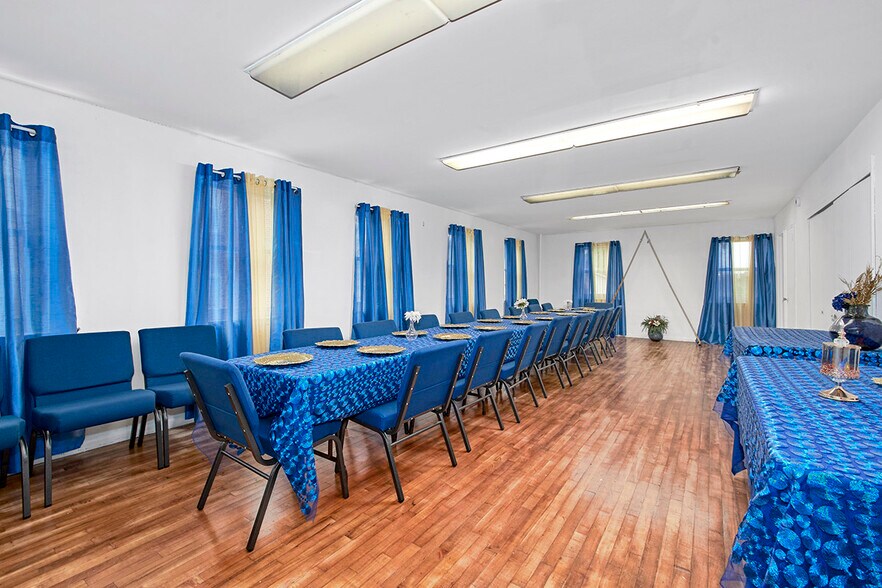 3243 Ampere Ave, Bronx, NY à vendre - Photo du bâtiment - Image 2 de 24