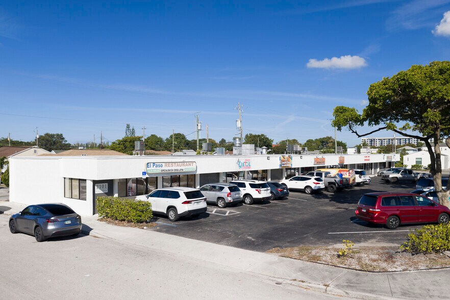 2101-2109 N Dixie Hwy, Lake Worth, FL à louer - Photo du bâtiment - Image 2 de 6