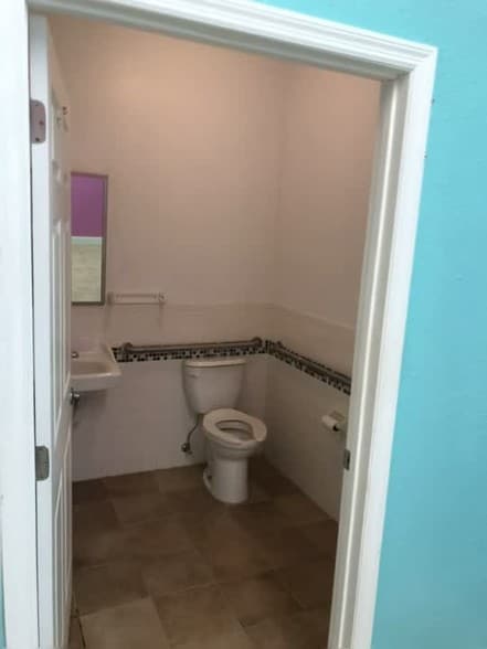 2408-2412 N Dixie Hwy, Wilton Manors, FL for lease - Commercial Listing Video - Image 2 of 10