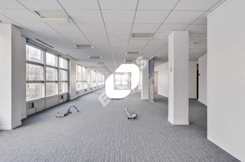Industrial in Saint-Denis for lease - Interior Photo - Image 3 of 23