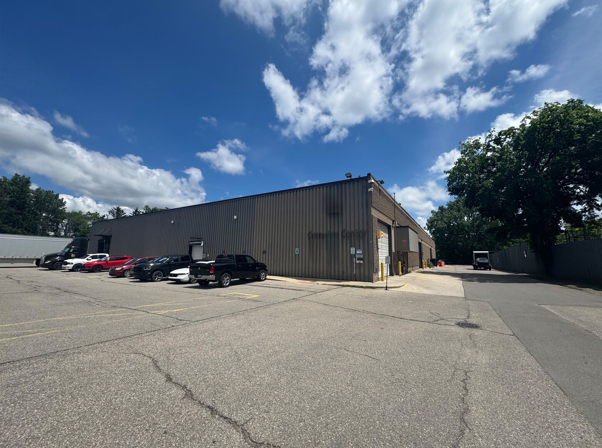 1056 Cesar E Chavez Ave, Pontiac, MI for sale Building Photo- Image 1 of 4