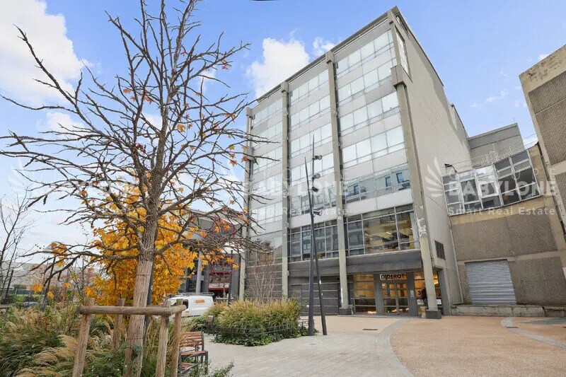 Office in Issy-les-Moulineaux for sale Building Photo- Image 1 of 16