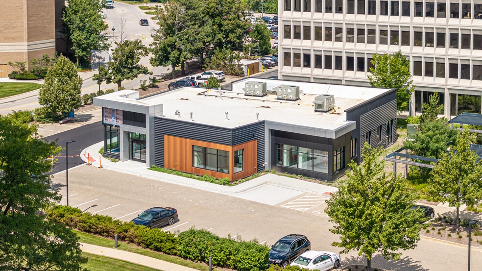 1180 Harger Rd, Oak Brook, IL for lease - Primary Photo - Image 1 of 17