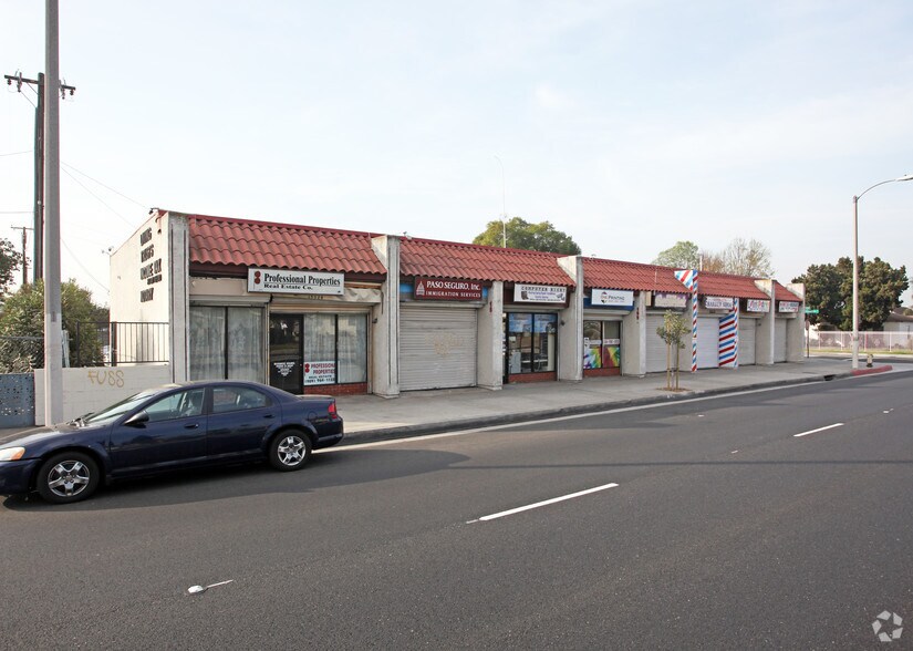 15512-15528 Amar Rd, La Puente, CA à louer - Photo du bâtiment - Image 2 de 2