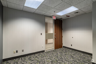 30400 Telegraph Rd, Bingham Farms, MI for lease Interior Photo- Image 1 of 5