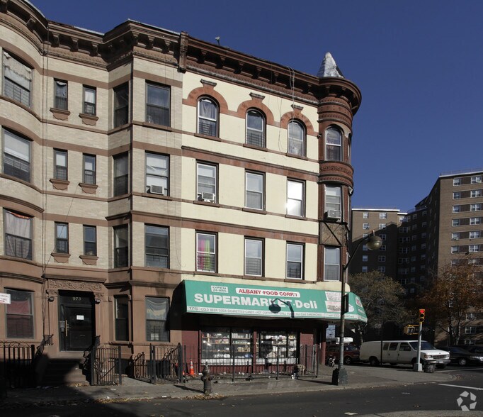 975 Saint Marks Ave, Brooklyn, NY à vendre - Photo du bâtiment - Image 3 de 3