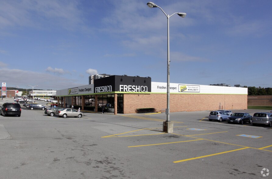 2201 Brant St, Burlington, ON for sale - Primary Photo - Image 1 of 1