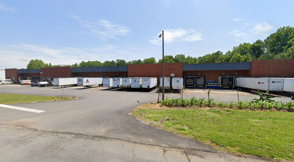 3031 Transport St, Richmond, VA for lease - Building Photo - Image 1 of 2