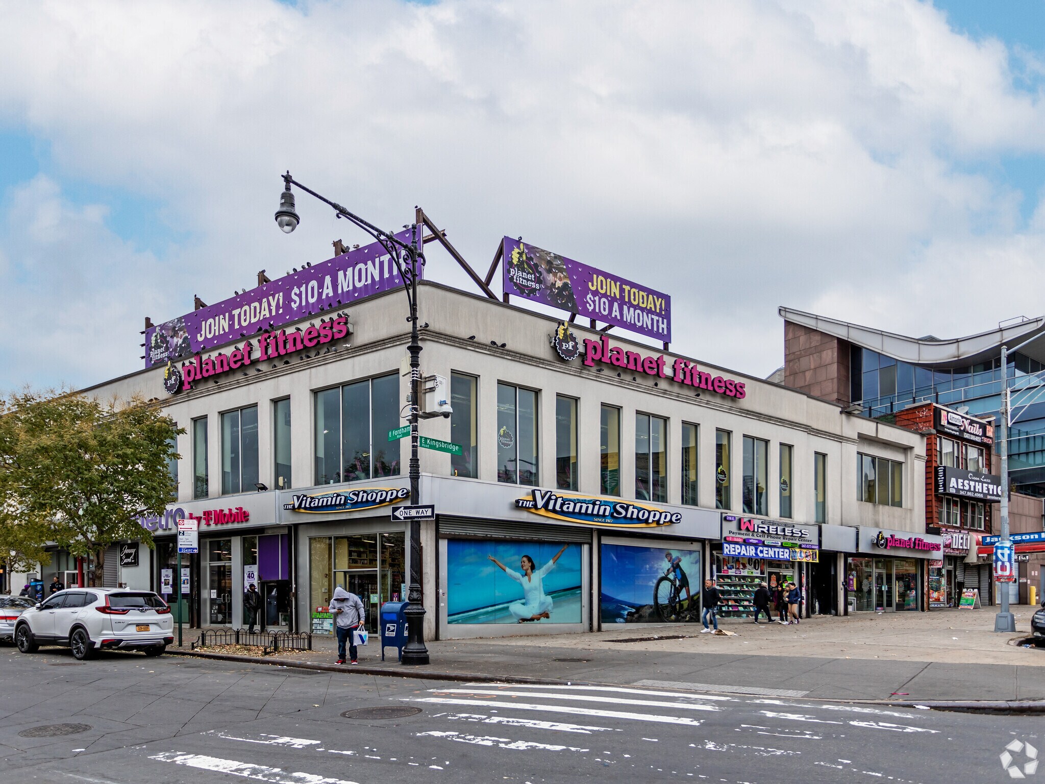 309-315 E Fordham Rd, Bronx, NY for lease Building Photo- Image 1 of 5