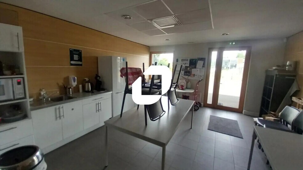 Bureau dans Sainghin-en-Mélantois à louer - Photo intérieure - Image 3 de 8