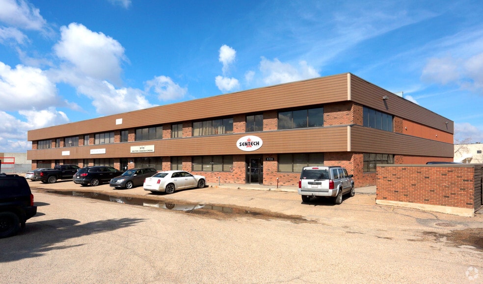 8704-8716 48 Av NW, Edmonton, AB for lease - Building Photo - Image 1 of 1