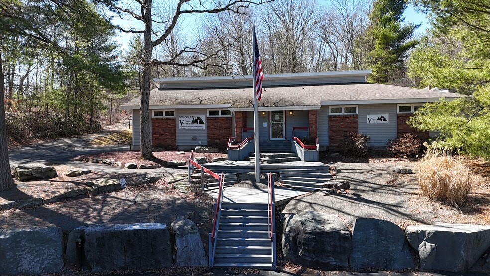 647 Route 739, Lords Valley, PA for sale - Primary Photo - Image 1 of 47