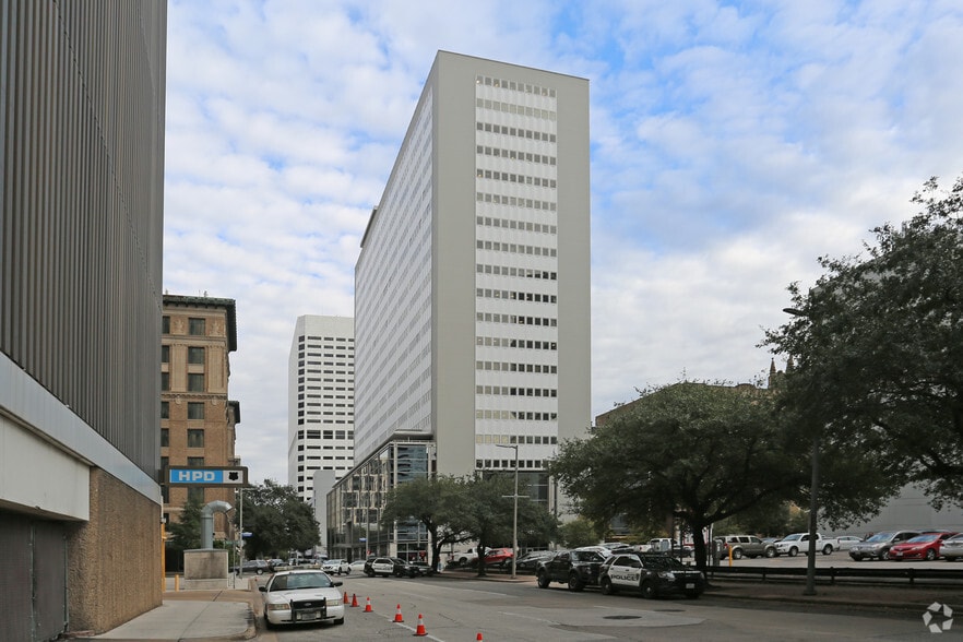 1300 Main St, Houston, TX for sale - Building Photo - Image 1 of 12