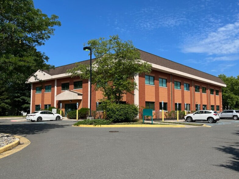 465 Cranbury Rd, East Brunswick, NJ à louer - Photo du bâtiment - Image 1 de 9