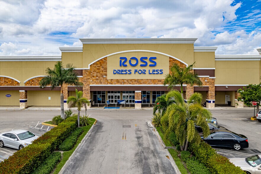 3201-3383 N State Road 7, Lauderdale Lakes, FL à louer - Photo du bâtiment - Image 3 de 13