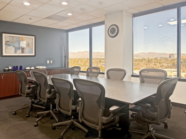 2300 W sahara Ave, Las Vegas, NV for lease - Interior Photo - Image 2 of 12