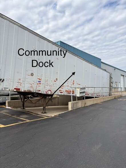 75 McMillen Rd, Antioch, IL à louer - Photo du bâtiment - Image 2 de 21