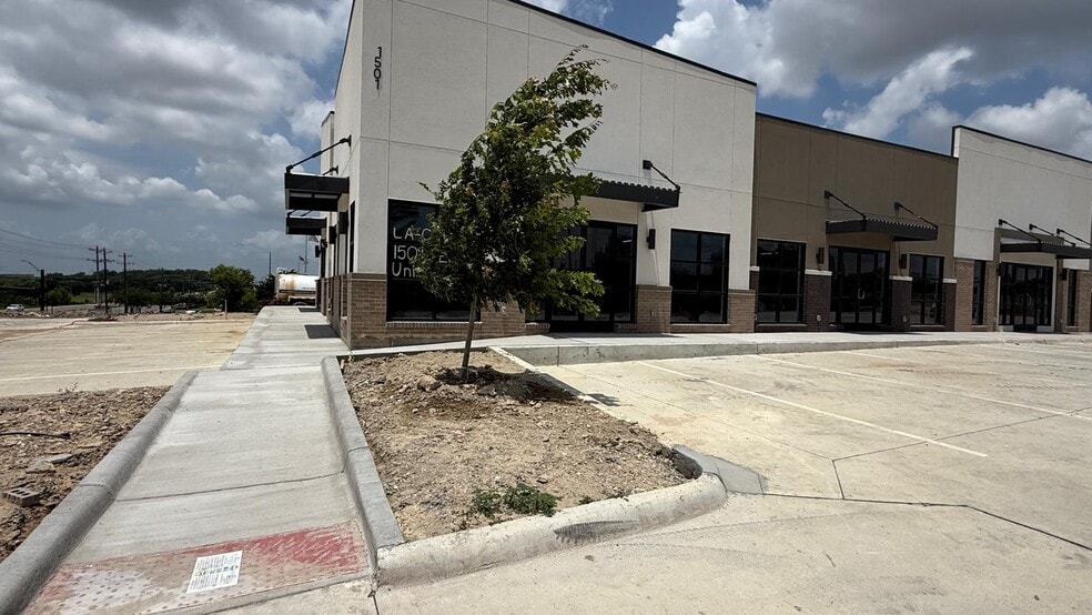 1501 E University dr, Prosper, TX for lease - Building Photo - Image 2 of 4
